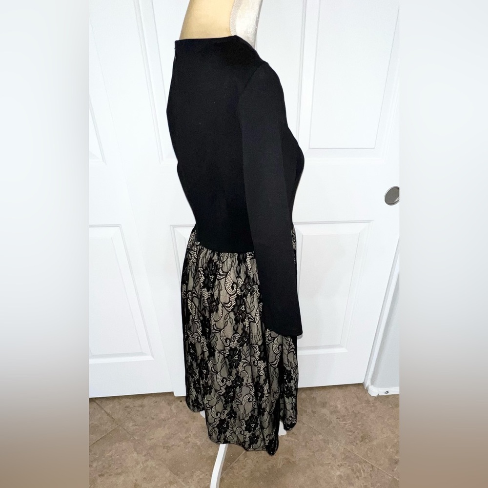 $3 BEAUTIFUL BLACK LACE DRESS SIZE MED. $3 WHEN BUNDLED - Picture 4 of 8